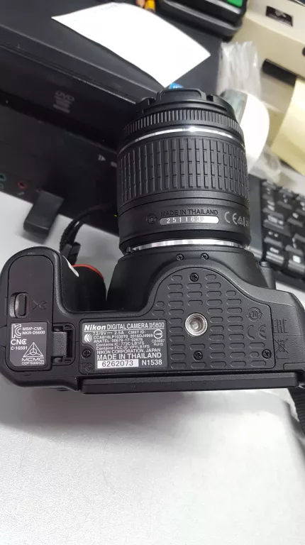 NIKON D5600 + OBIEKTYW 18-55MM ETUI PRZEBIEG 1728