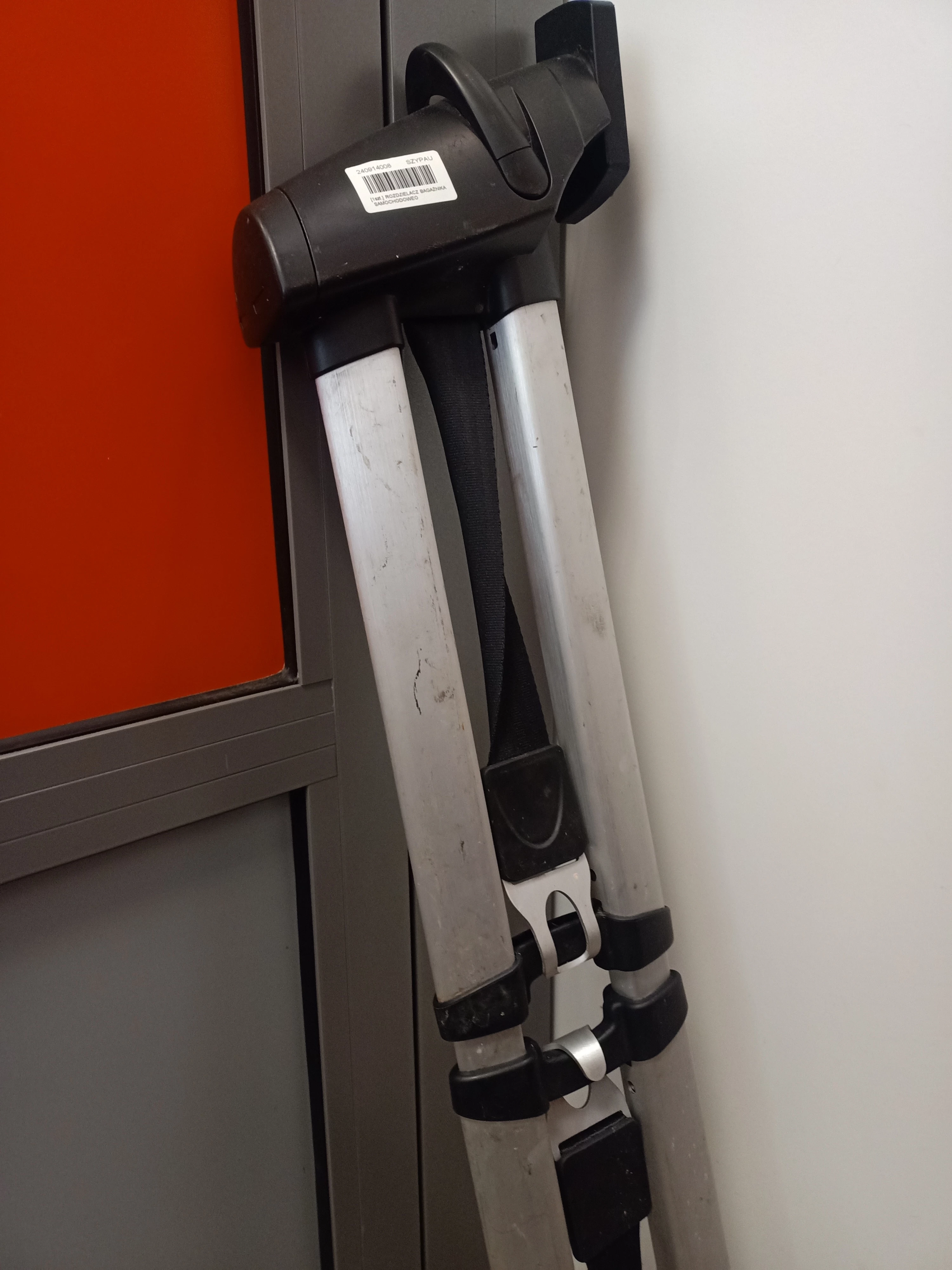 rozdzielacz-bagaznika-samochodoweo-senatorska-38-legnica