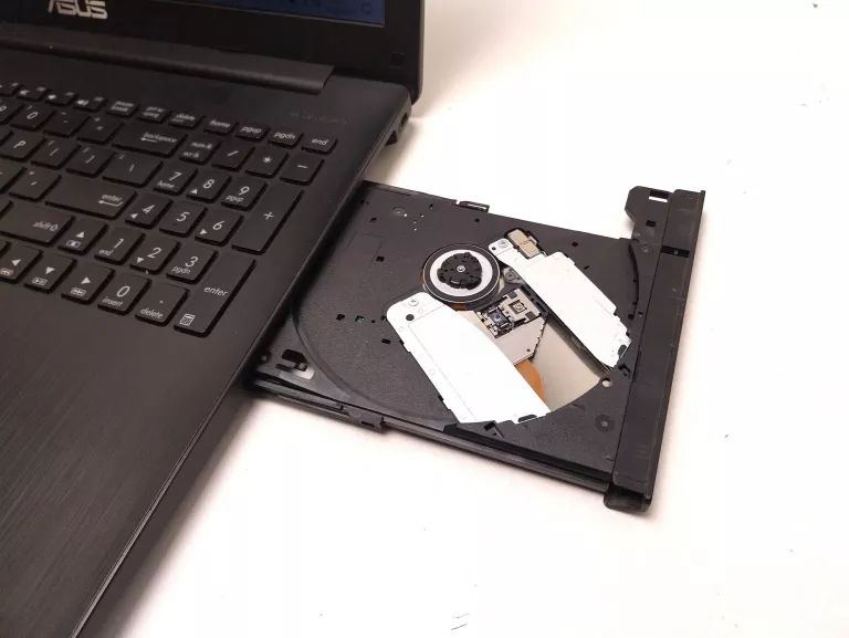 LAPTOP ASUS X553M 4/500GB HDD + ZASILACZ