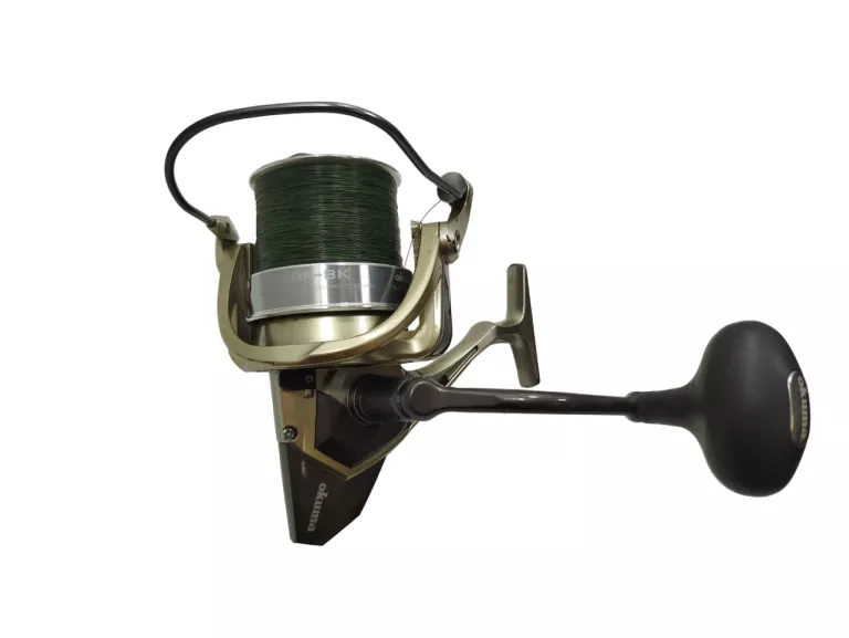 KOŁOWROTEK OKUMA SURF-8K Z PŁYTKĄ SZPULĄ NAWINIĘTA ŻYŁKA