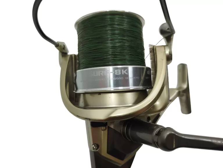 KOŁOWROTEK OKUMA SURF-8K Z PŁYTKĄ SZPULĄ NAWINIĘTA ŻYŁKA