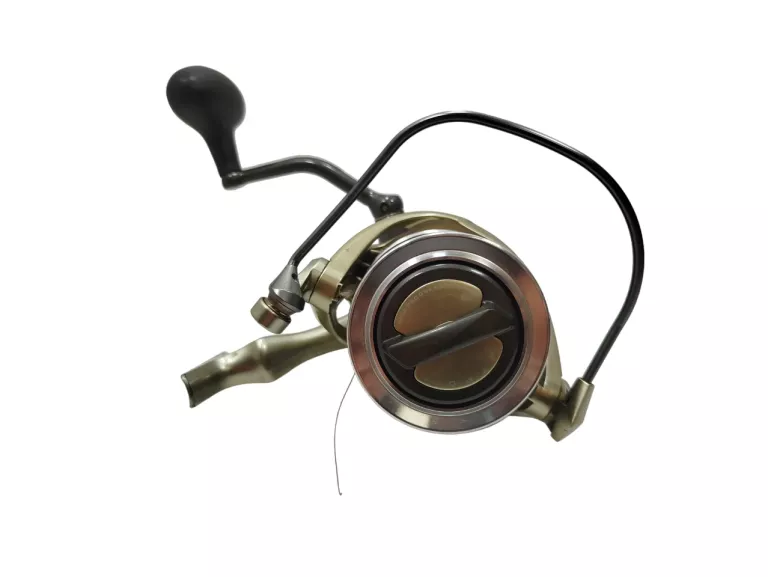 KOŁOWROTEK OKUMA SURF-8K Z PŁYTKĄ SZPULĄ NAWINIĘTA ŻYŁKA