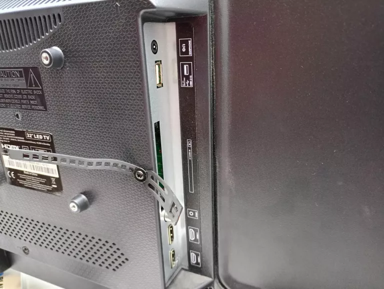 telewizor-blaupunkt-bn32h1032eeb-pilot-przekatna-ekranu-cale-3200