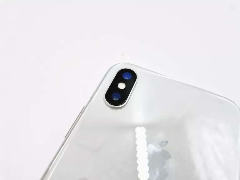 SMARTFON APPLE IPHONE X 3 GB / 64 GB SREBRNY