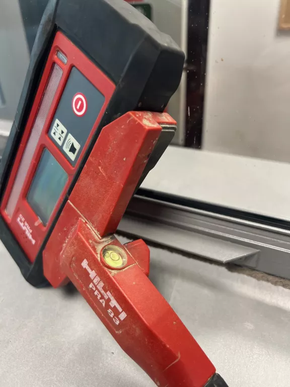 DETEKTOR PROMIENIA NIWELATORA LASER HILTI PRA 20 ROK 2021 PRA 83