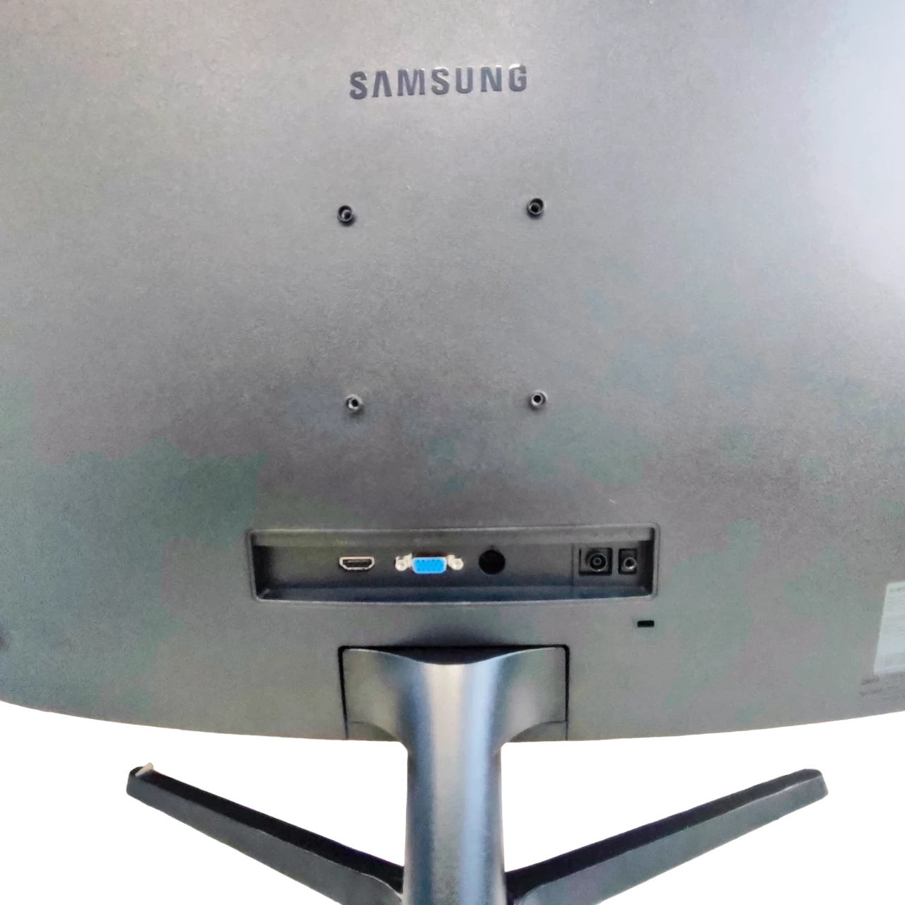 samsung-c27r500fhux-curved-monitor-27-jak-nowy-rodzaj-podswietlania-206418-227542