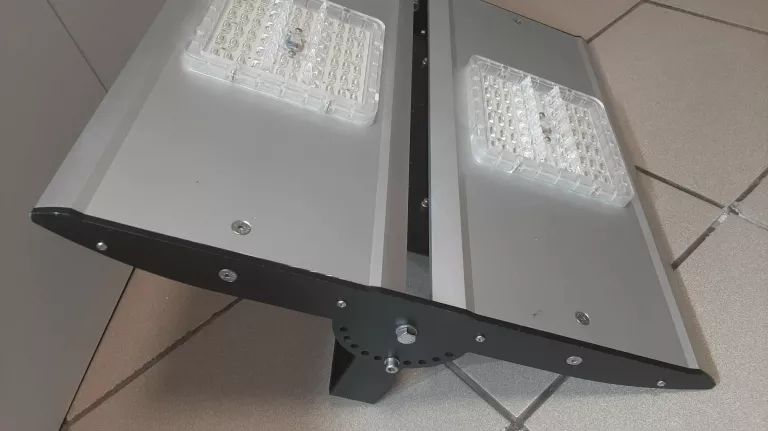 LAMPA - NAŚWIETLACZ LED POLARIS WING SERIES Z ZASILACZEM HLG 240H 42A