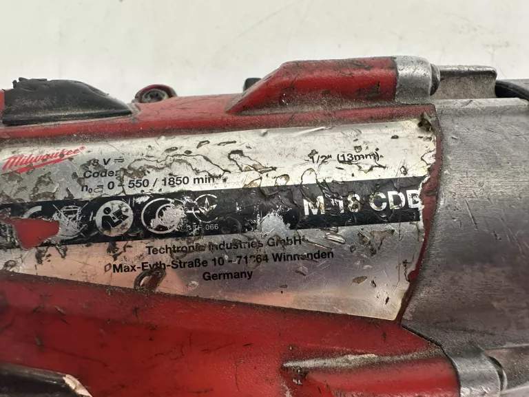 WKRETARKA MILWAUKEE M18 CDD + 3AH