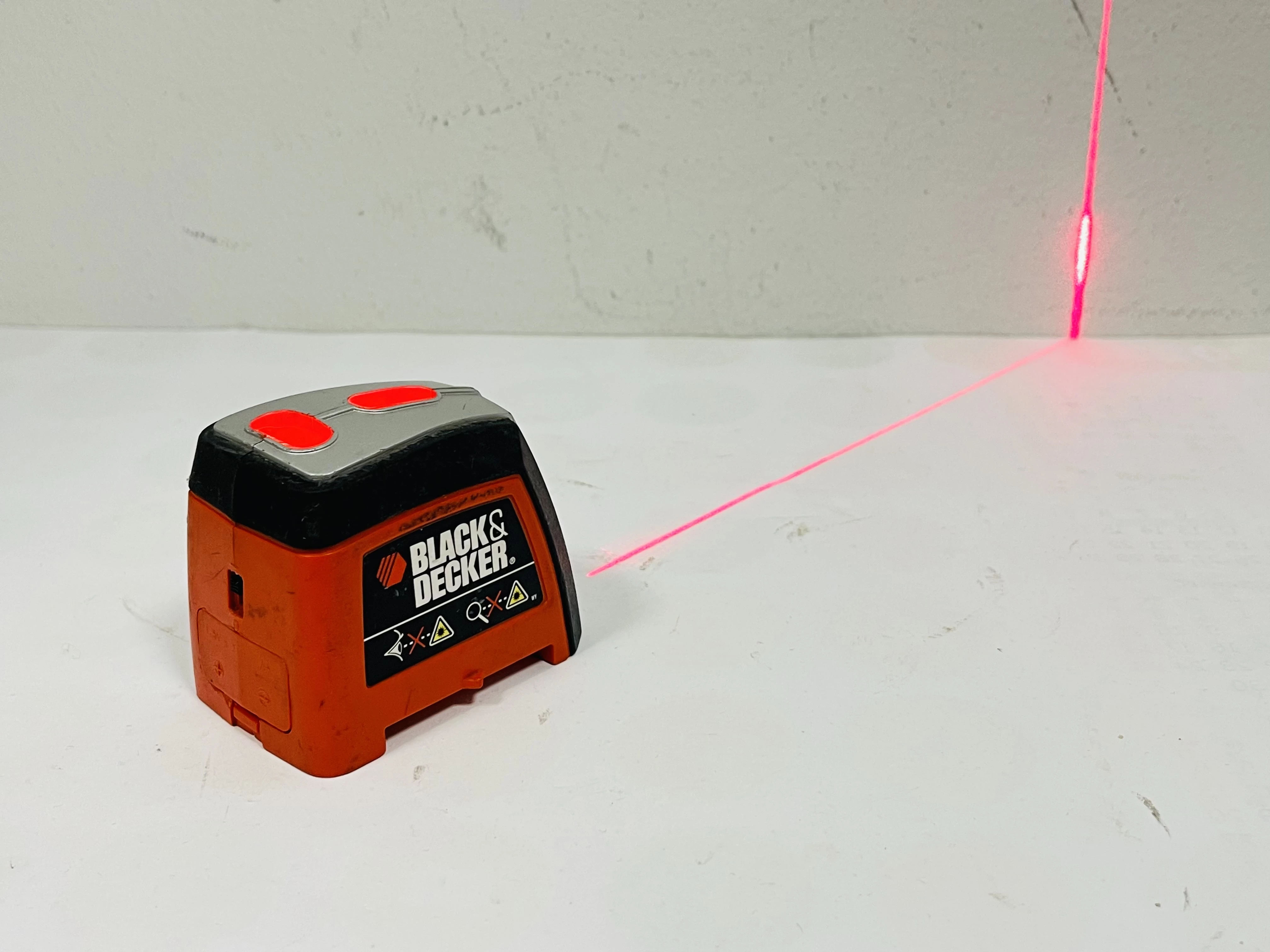 poziomica-laserowa-blackdecker-bdl120-stan-11323-2