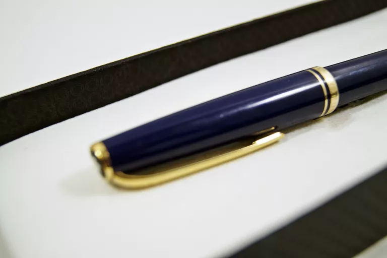 PIÓRO WIECZNE MONTBLANC GENERATION 14K STALÓWKA NIEBIESKO-ZŁOTA
