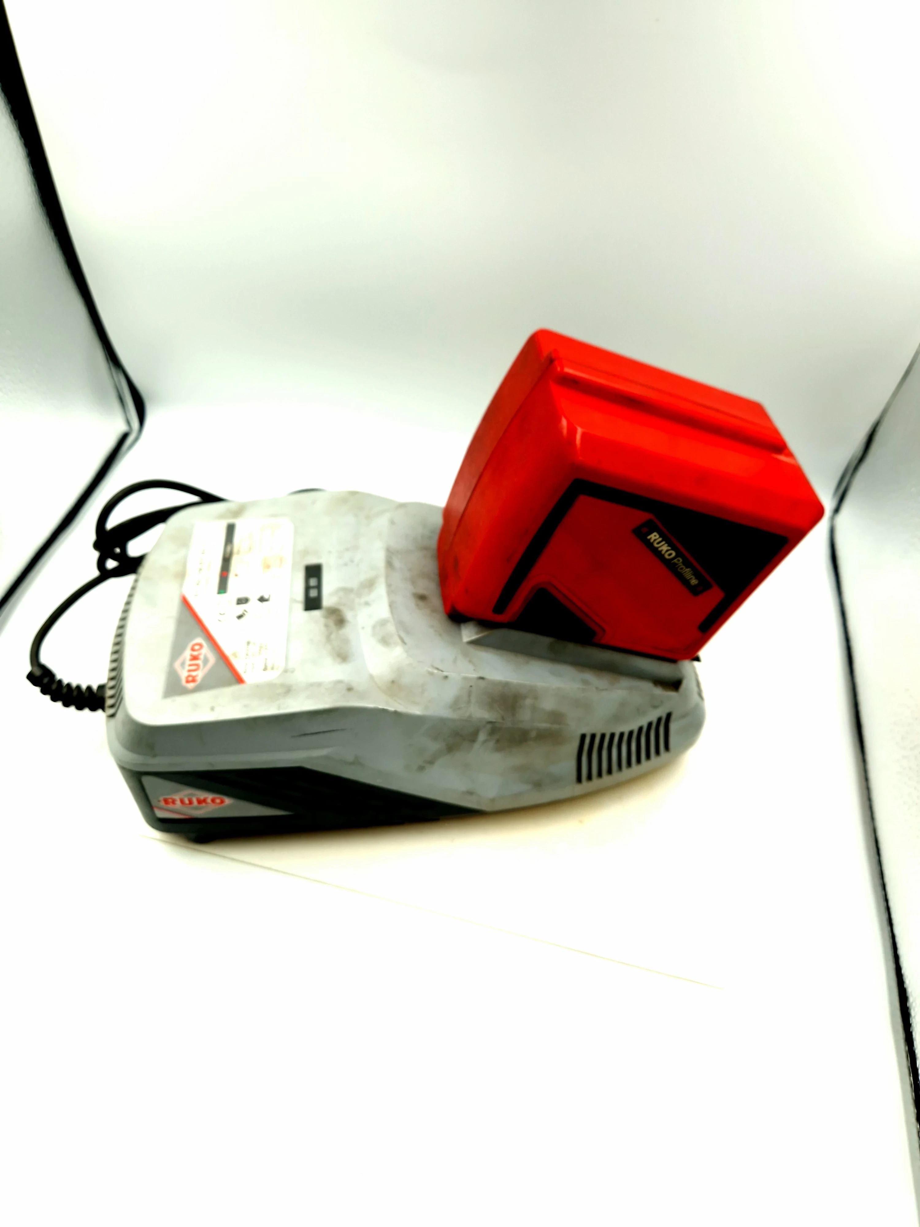 wiertarka-magnetyczna-akumulatorowa-37v-1500w-10kn-36mm-ruko-rs15-ak-product-id-c51a232a-9342-4883-be51-4afb3a310568