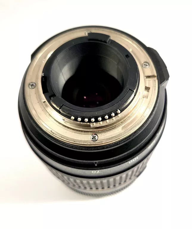 TELEOBIEKTYW TAMRON AF 70-300 MM TELEMACRO (1:2) 62 A17