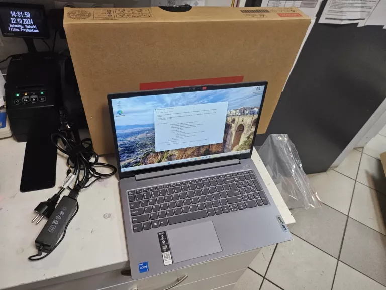 LENOVO SLIM 3 15IAH8 512GB/8GB, I5-12450H WIN11