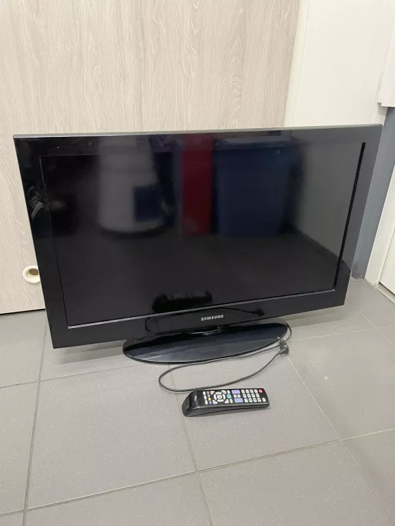 TELEWIZOR SAMSUNG LE32D400E1W
