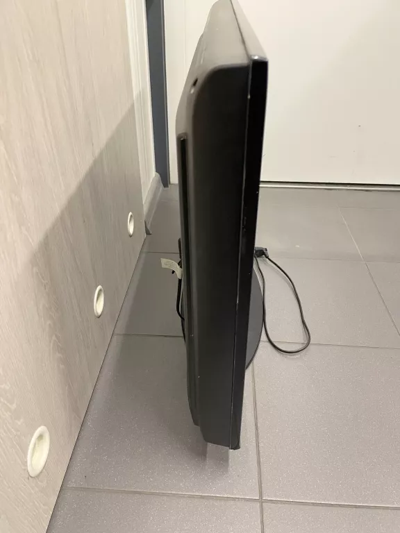TELEWIZOR SAMSUNG LE32D400E1W