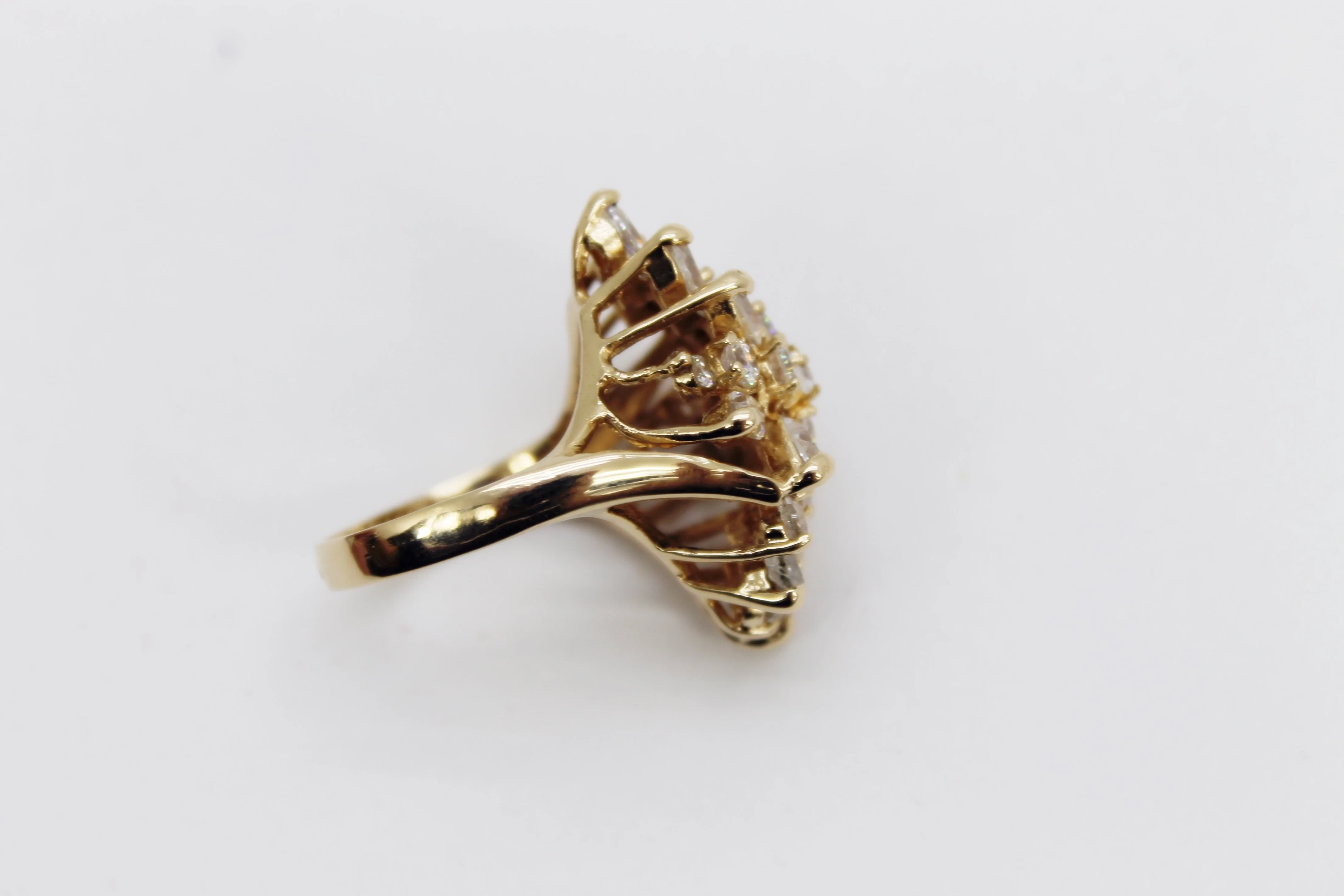 zjawiskowy-zloty-pierscien-z-cyrkoniami-pr-585-rozm-16-stan-11323-2