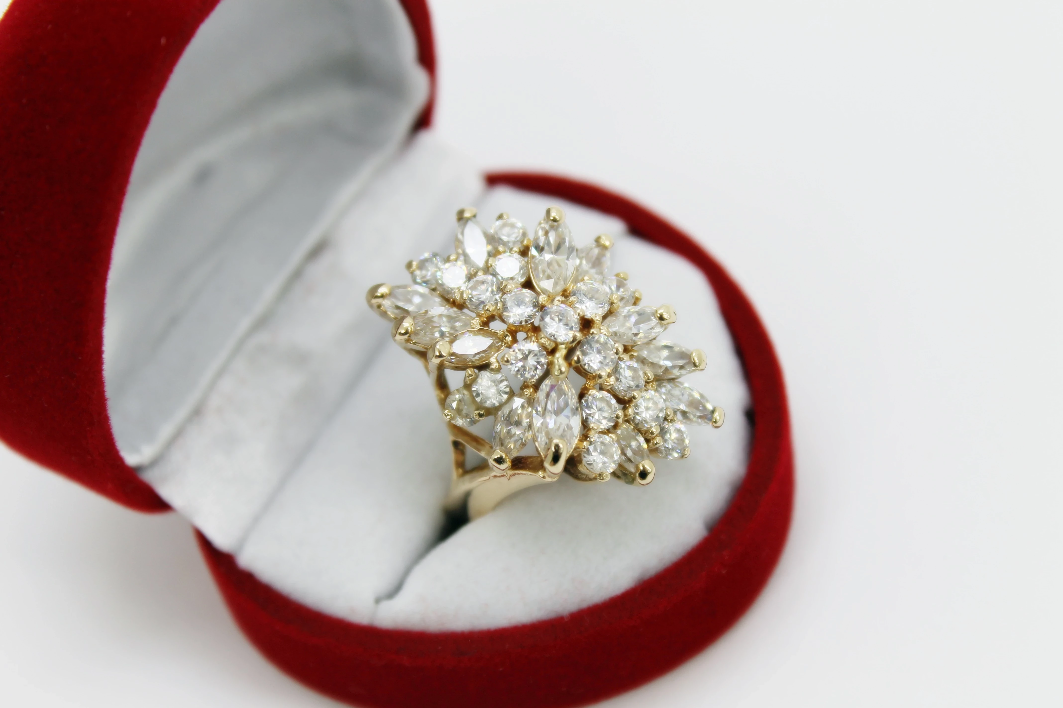 zjawiskowy-zloty-pierscien-z-cyrkoniami-pr-585-rozm-16-nalkowskich-108-sj-lublin