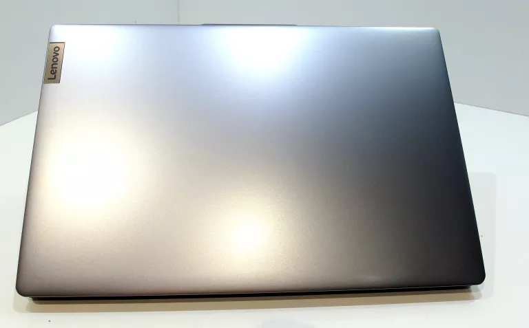 LAPTOP IBM, LENOVO IDEAPAD SLIM 3 15AMN8 15,6 " AMD RYZEN 3 8 GB / 512 GB