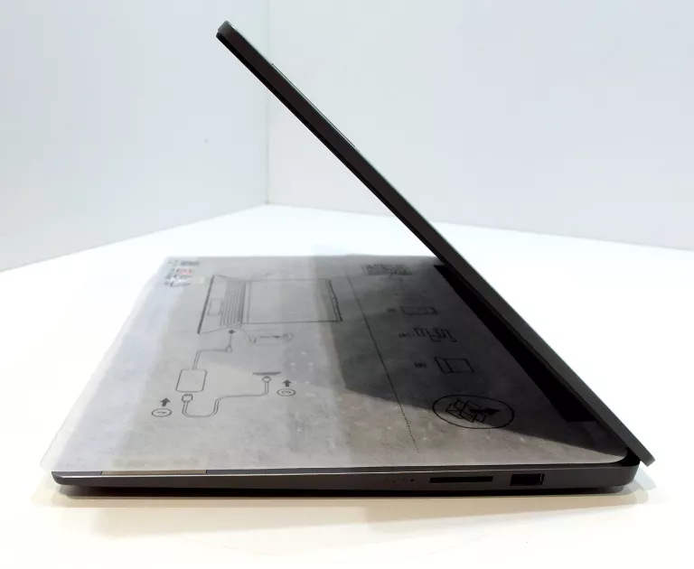 LAPTOP IBM, LENOVO IDEAPAD SLIM 3 15AMN8 15,6 " AMD RYZEN 3 8 GB / 512 GB
