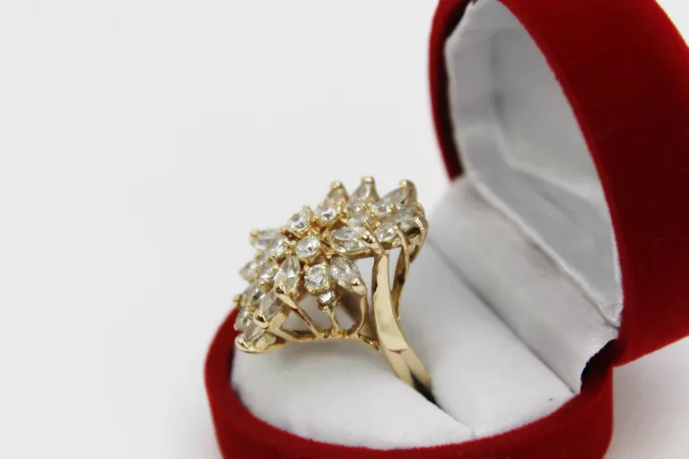 zjawiskowy-zloty-pierscien-z-cyrkoniami-pr-585-rozm-16-motyw-129129-1924399