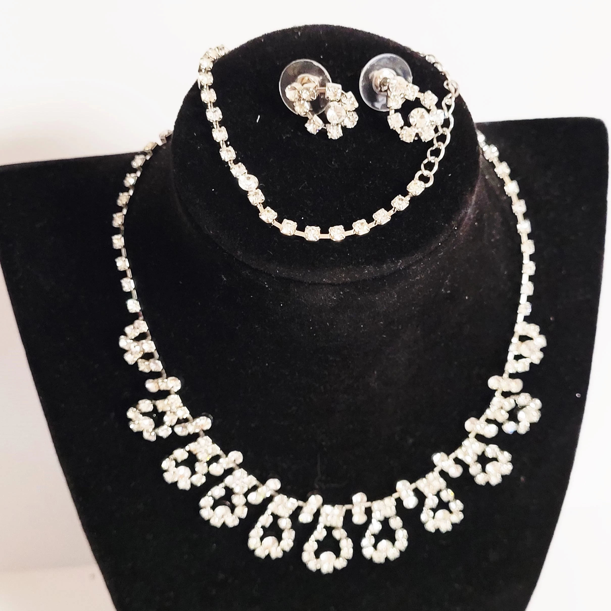 komplet-bizuterii-wieczorowej-kom456-aleja-wolnosci-15b-czestochowa-sj