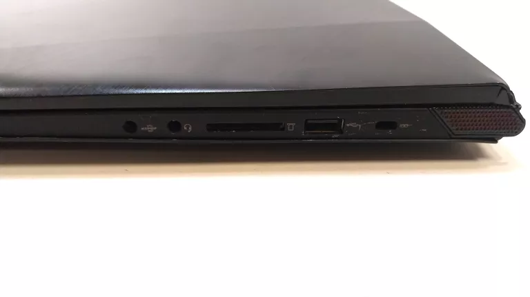 LAPTOP LENOVO Y70-70 TOUCH I5 16GB/ 240GB OPIS!!