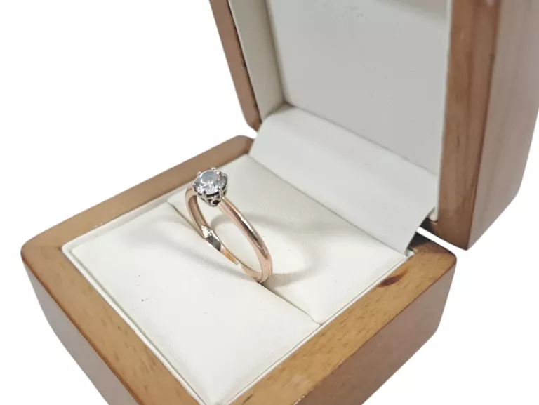 ZŁOTY PIERŚCIONEK Z CYRKONIĄ PR.585 1,76G R:17