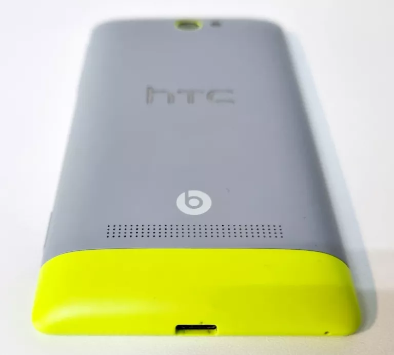 TELEFON HTC 8S