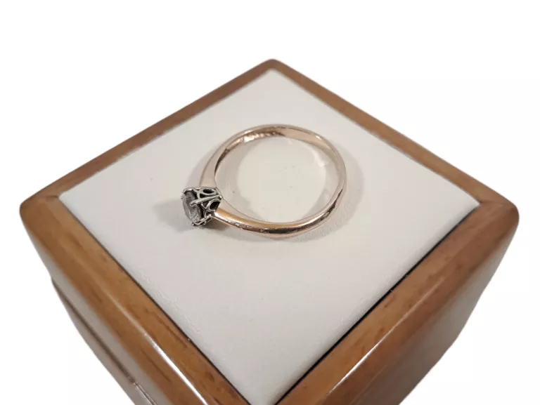 ZŁOTY PIERŚCIONEK Z CYRKONIĄ PR.585 1,76G R:17