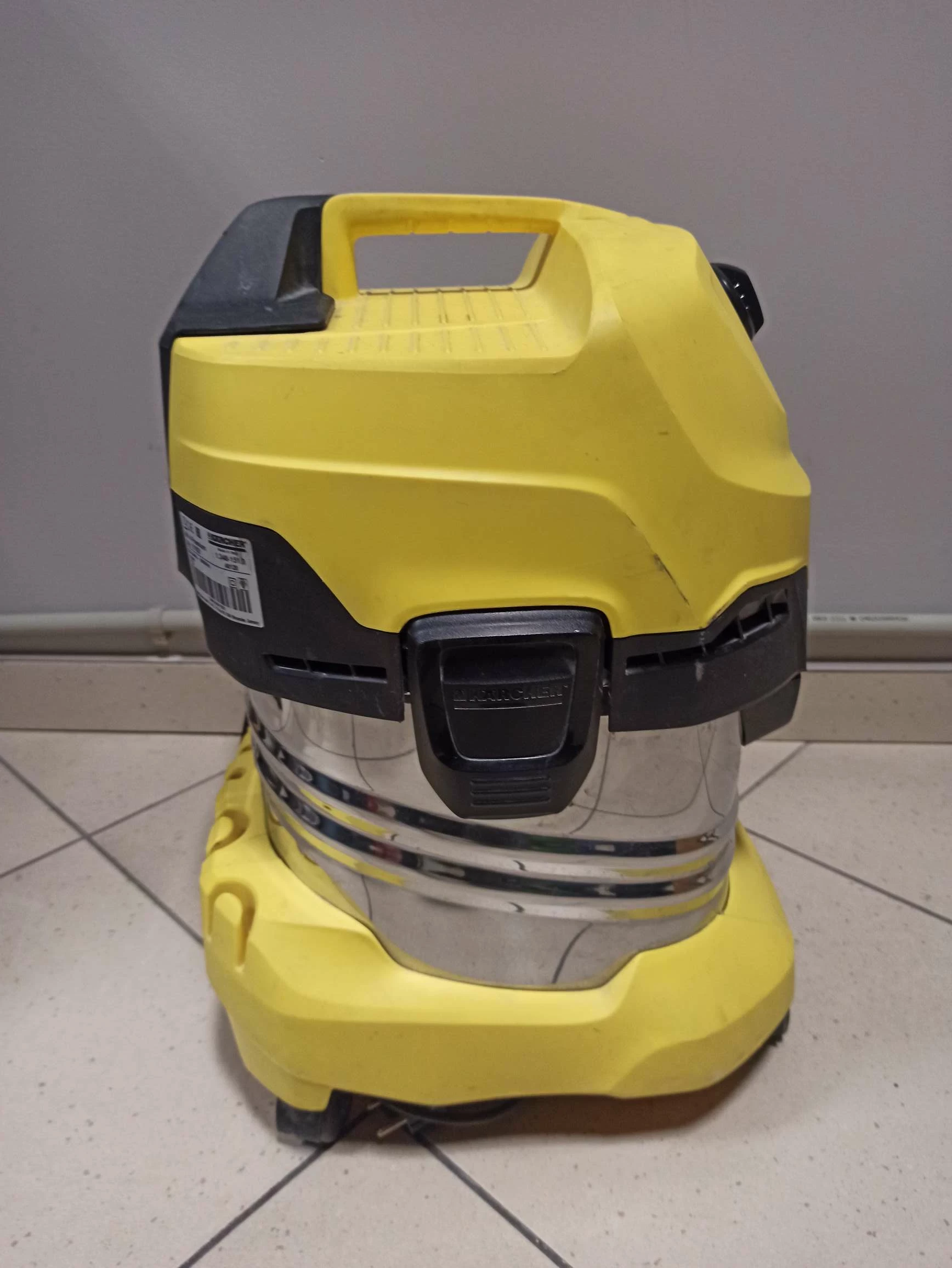 odkurzacz-karcher-mv-4-premiumszczotkarurawaz-pojemnosc-zbiornika-2000