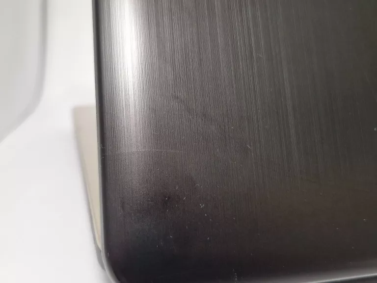 LAPTOP ASUS R540L 4GB/1 TB HDD -DZIAŁA TYLKO Z ZASILACZEM-