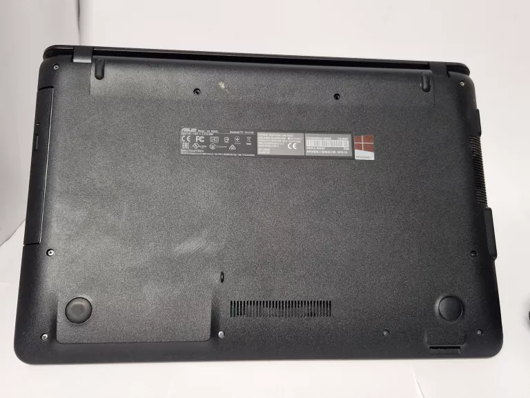 LAPTOP ASUS R540L 4GB/1 TB HDD -DZIAŁA TYLKO Z ZASILACZEM-