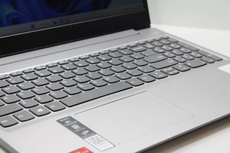 LENOVO IDEAPAD 3-15ADA
