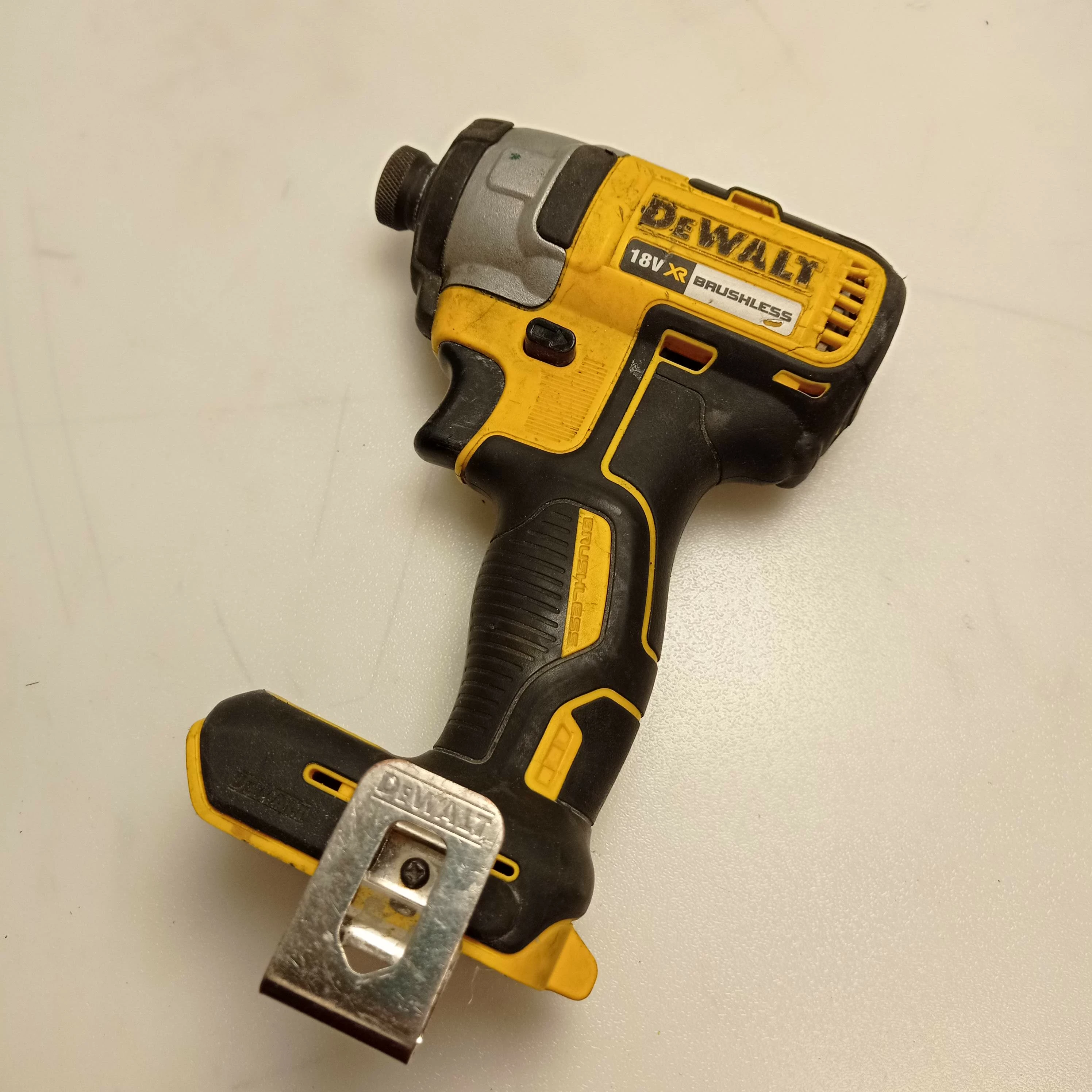 zakretarka-dewalt-dcf-787-wkretarka-impaktowa-body-okazja-wyszynskiego-24-tczew