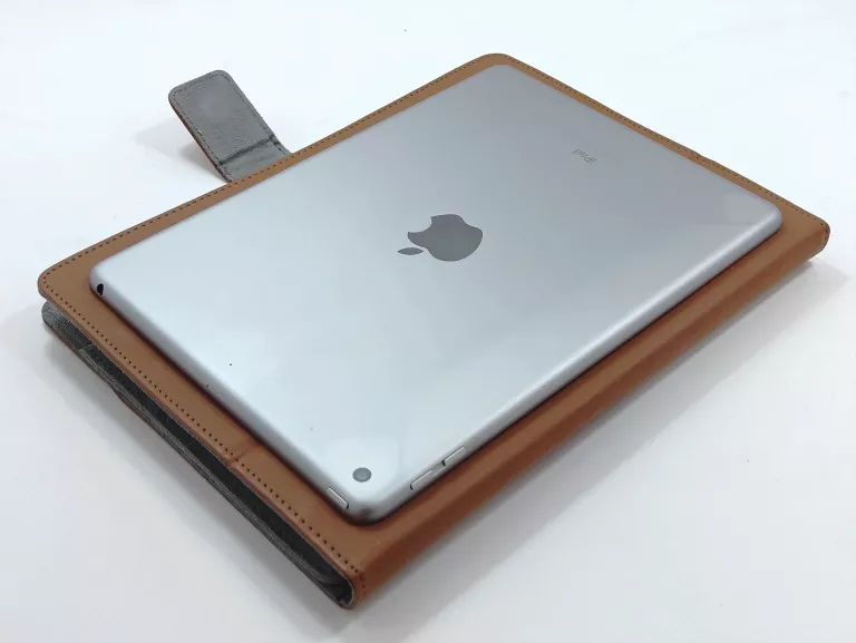 TABLET IPAD A1822 MP2F2LL/A + ETUI ŁADOWARKA KABEL