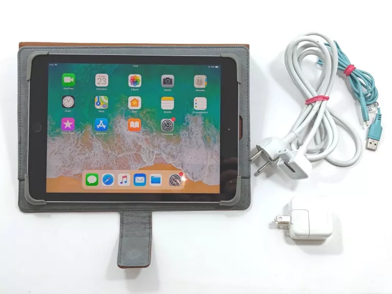 TABLET IPAD A1822 MP2F2LL/A + ETUI ŁADOWARKA KABEL