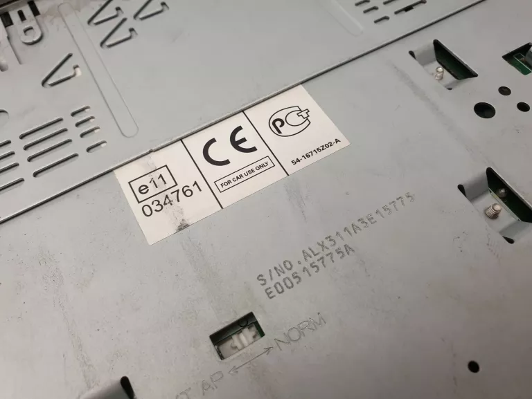 radioodtwarzacz-samochodowy-alpine-ida-x311rr-zlacza-213990-4