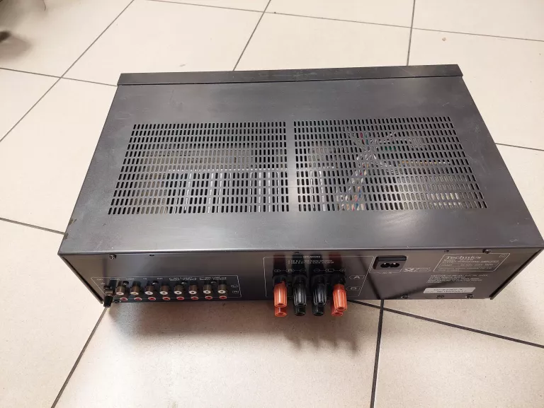 WZMACNIACZ TECHNICS SU-810