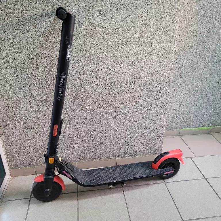 HULAJNOGA SEGWAY NINEBOT KICKSCOOTER E22E 300 W 20 KM/H