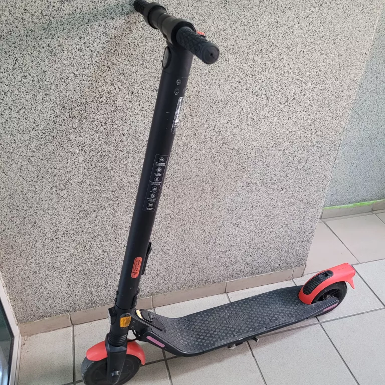 HULAJNOGA SEGWAY NINEBOT KICKSCOOTER E22E 300 W 20 KM/H