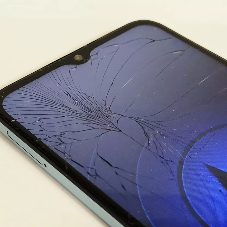 TELEFON MOTOROLA MOTO E22 PEKNIETY