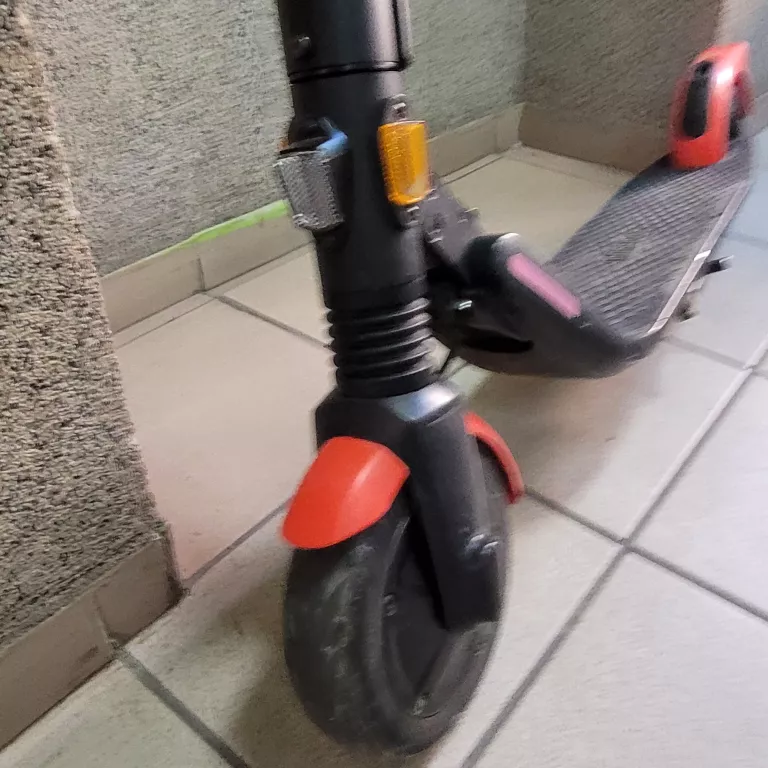 HULAJNOGA SEGWAY NINEBOT KICKSCOOTER E22E 300 W 20 KM/H