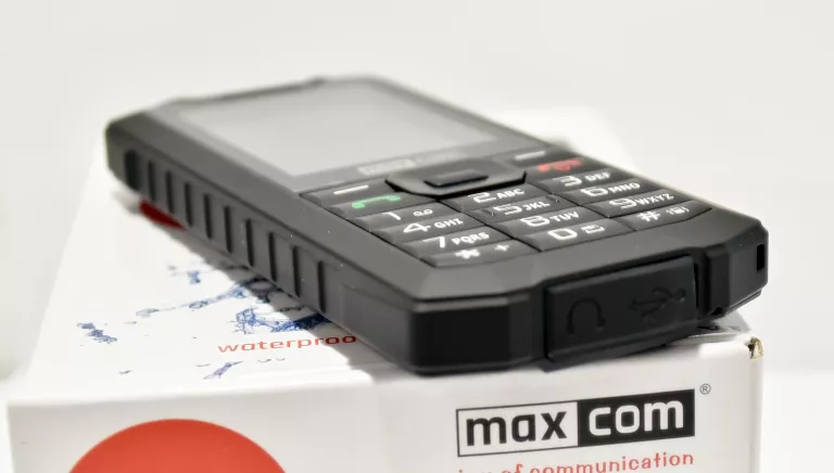TELEFON MAXCOM MM916 3G STRONG