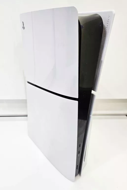 KONSOLA SONY PLAYSTATNION 5 825 GB