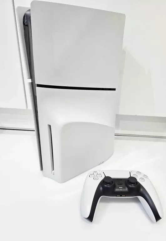 KONSOLA SONY PLAYSTATNION 5 825 GB
