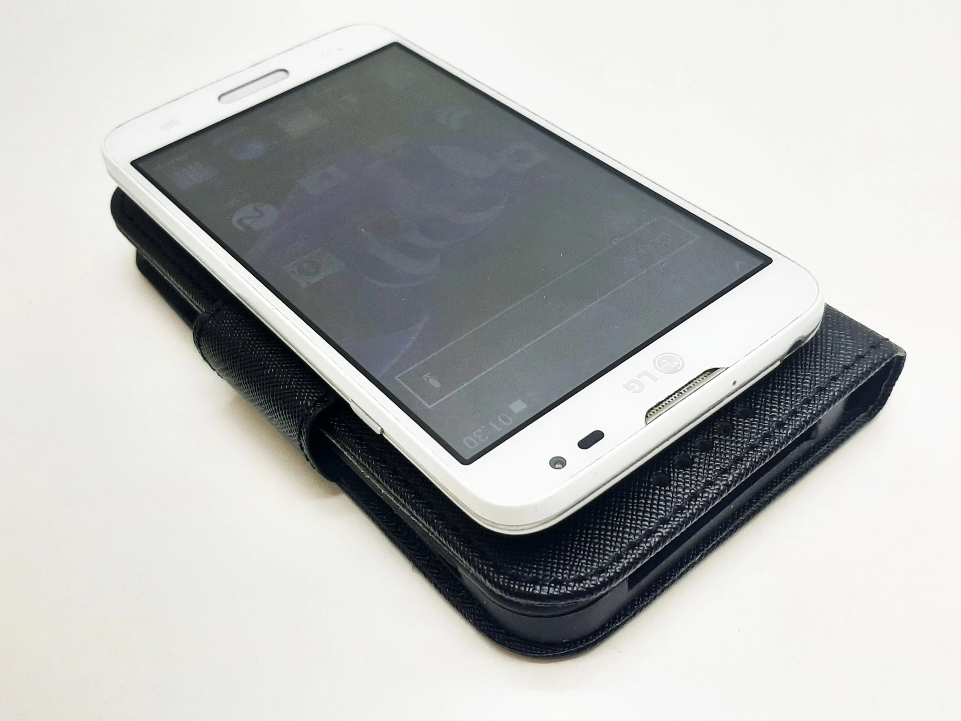 telefon-lg-d320n-typ-202685-212929