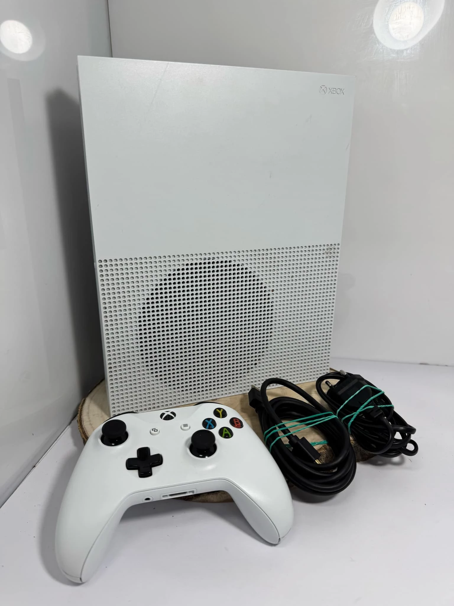 konsola-xbox-one-s-1tb-komplet-rodzaje-odtwarzanych-nosnikow-205982-1