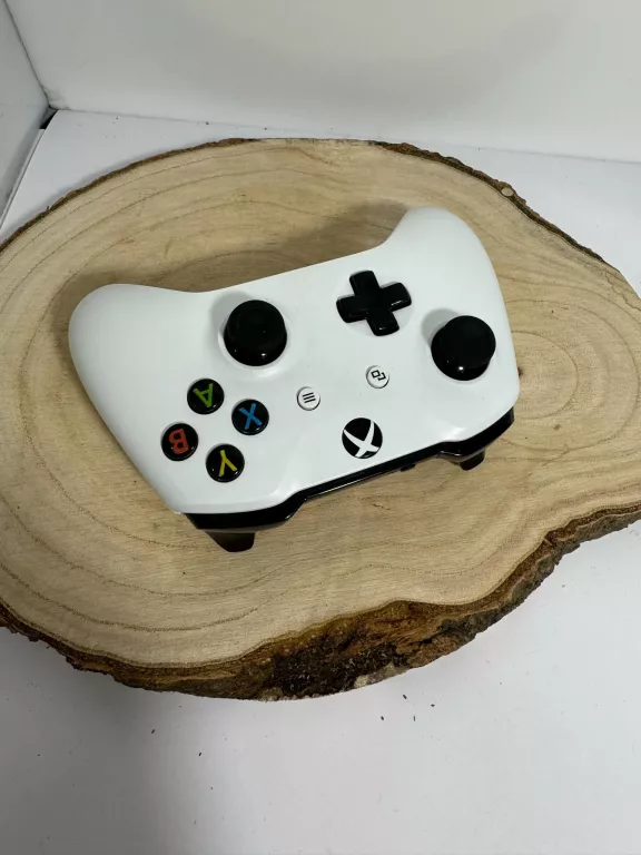 KONSOLA XBOX ONE S 1TB KOMPLET