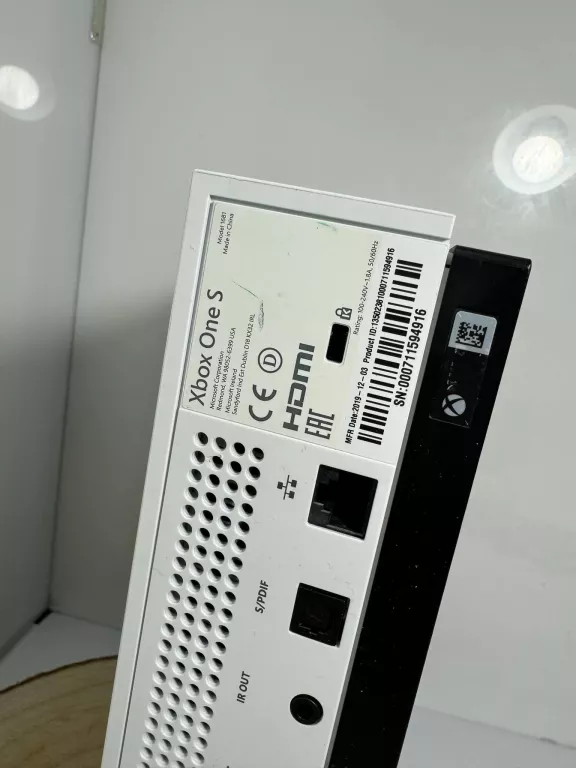 KONSOLA XBOX ONE S 1TB KOMPLET