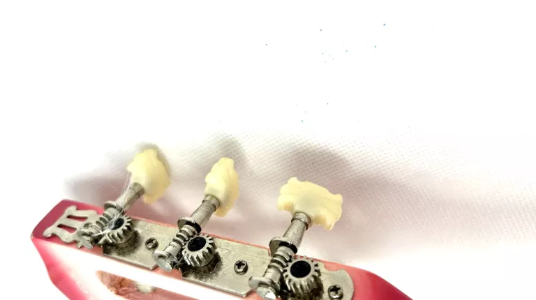 GITARA KLASYCZNA RÓŻOWA DLA POCZĄTKUJĄCYCH